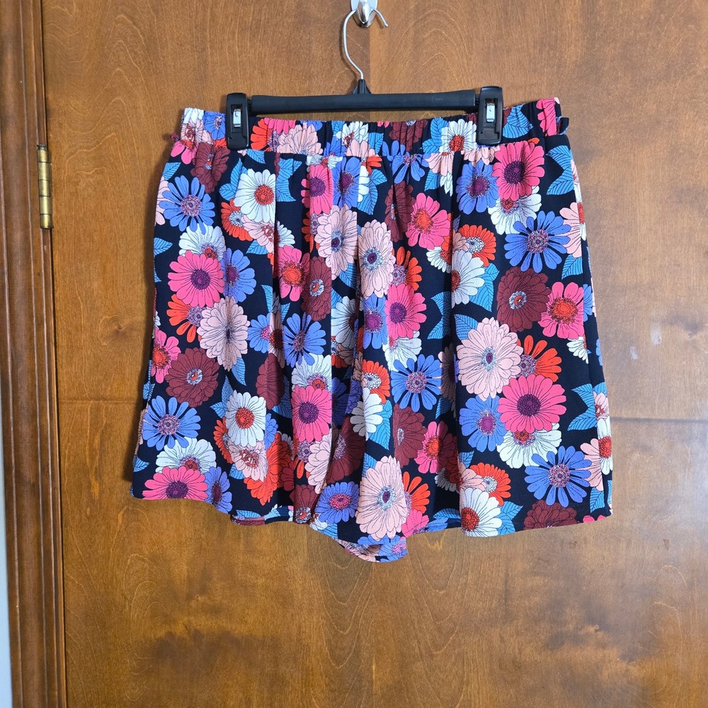 Molly Bracken Womens Shorts Multi Color XLarge Floral Daisy High Waist Flowy NWT